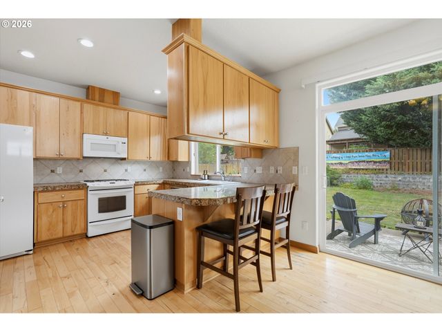 2164 N LEGACY Dr, Newberg, OR 97132