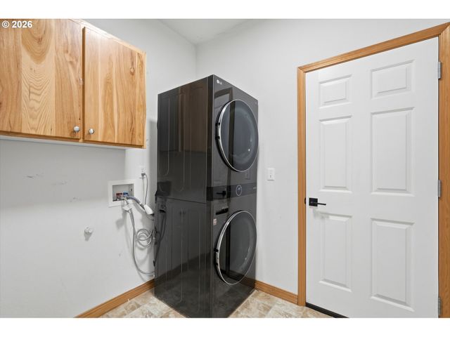 2164 N LEGACY Dr, Newberg, OR 97132
