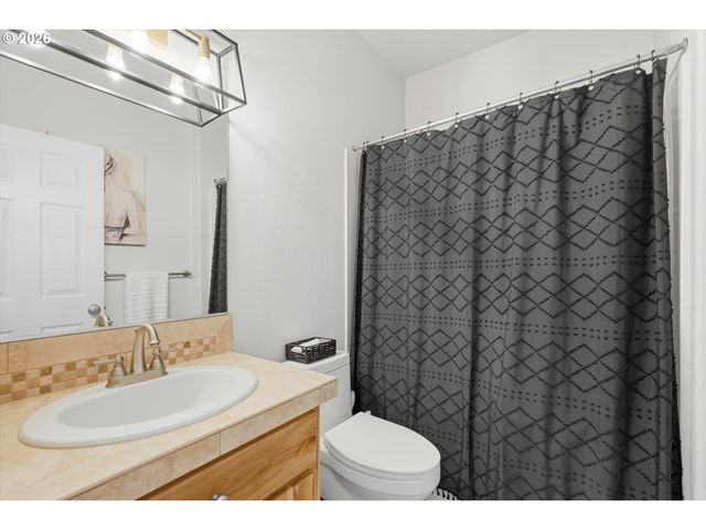 2164 N LEGACY Dr, Newberg, OR 97132