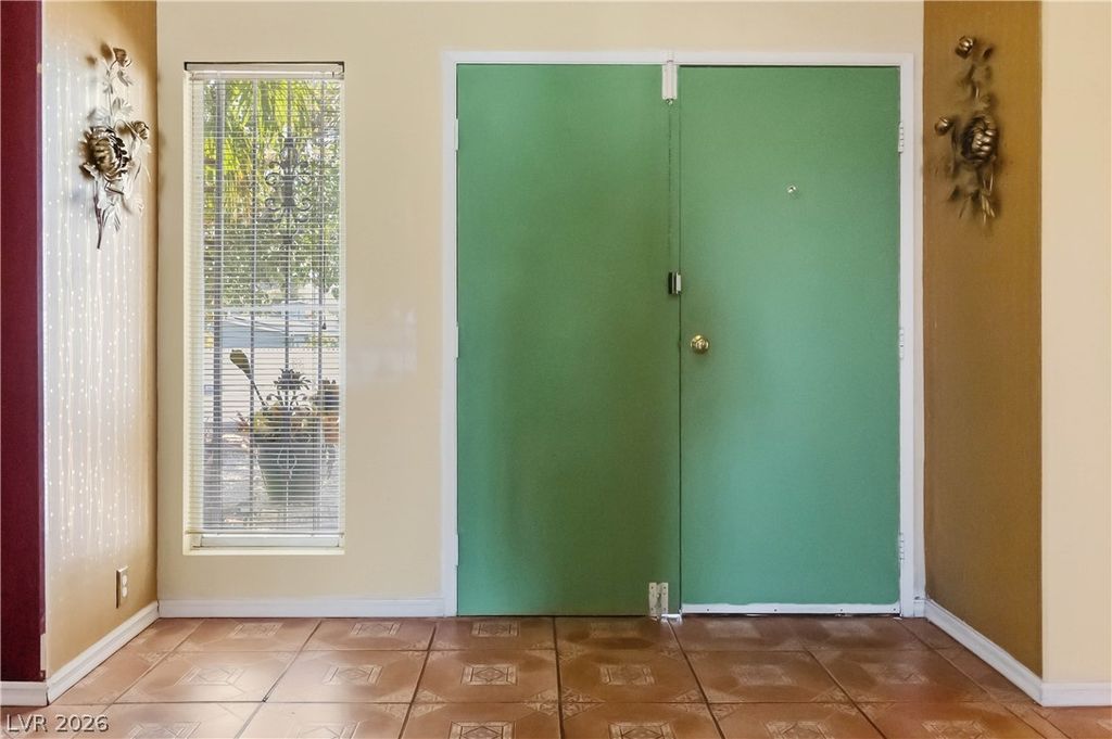 3232 Pawnee Drive, Las Vegas, NV 89169 — photo 3