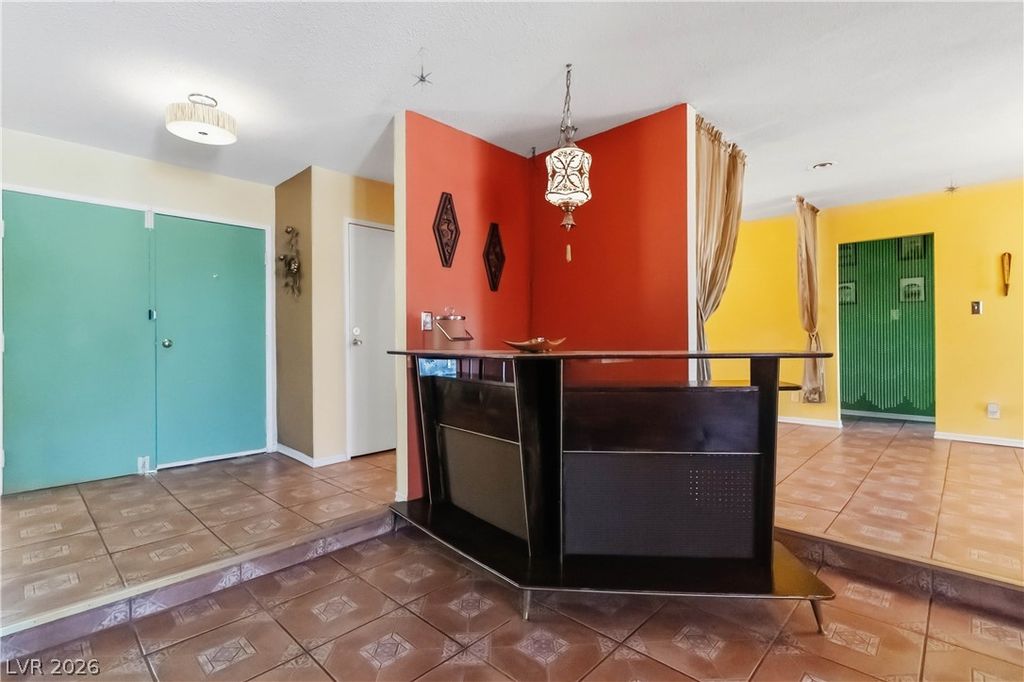 3232 Pawnee Drive, Las Vegas, NV 89169 — photo 4