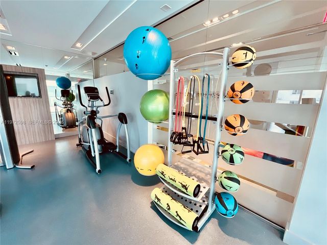 1600 SW 1st Ave 1204, Miami, FL 33129