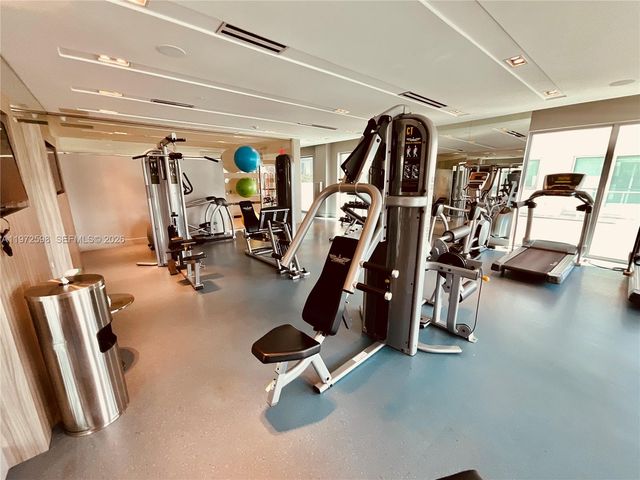 1600 SW 1st Ave 1204, Miami, FL 33129