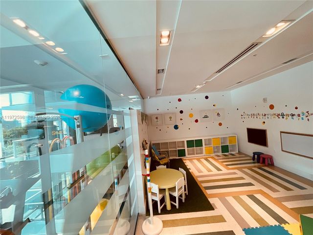 1600 SW 1st Ave 1204, Miami, FL 33129