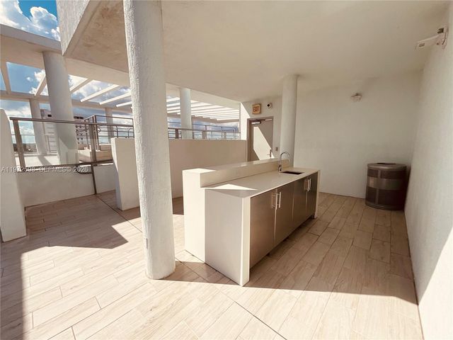 1600 SW 1st Ave 1204, Miami, FL 33129