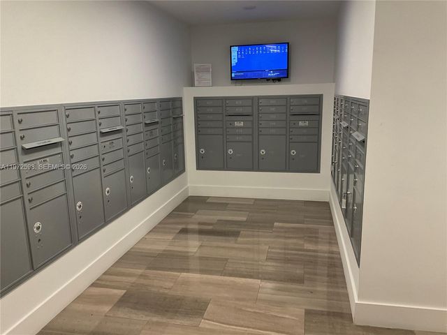 1600 SW 1st Ave 1204, Miami, FL 33129