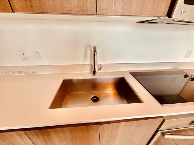 1600 SW 1st Ave 1204, Miami, FL 33129