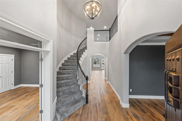 408 Saddlehorn DR, Dripping Springs, TX 78620