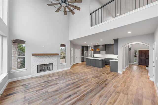 408 Saddlehorn DR, Dripping Springs, TX 78620