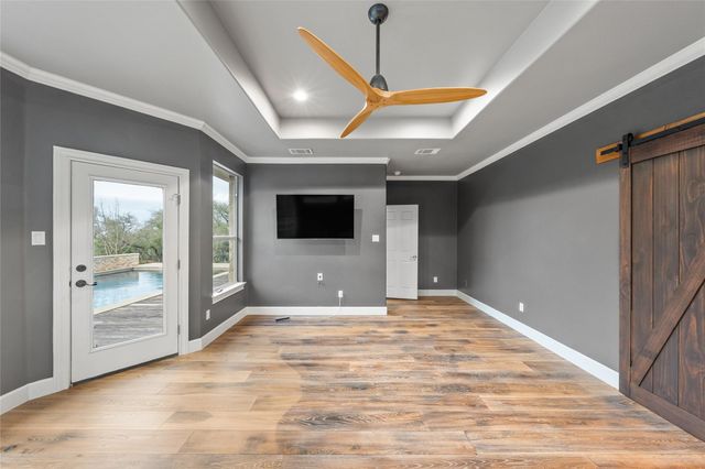 408 Saddlehorn DR, Dripping Springs, TX 78620