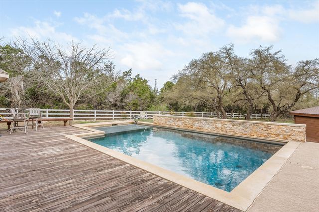 408 Saddlehorn DR, Dripping Springs, TX 78620