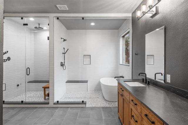 408 Saddlehorn DR, Dripping Springs, TX 78620