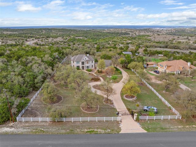 408 Saddlehorn DR, Dripping Springs, TX 78620