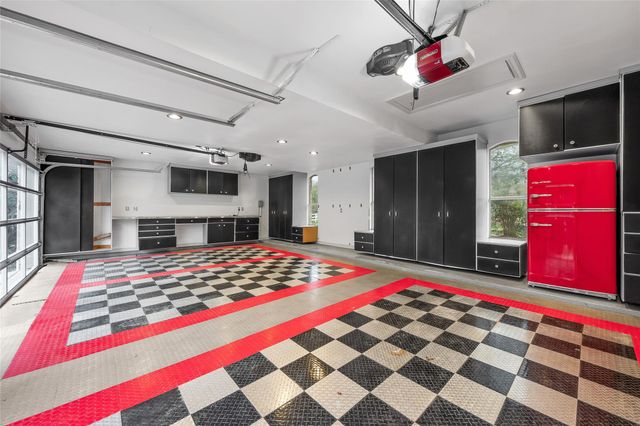 408 Saddlehorn DR, Dripping Springs, TX 78620