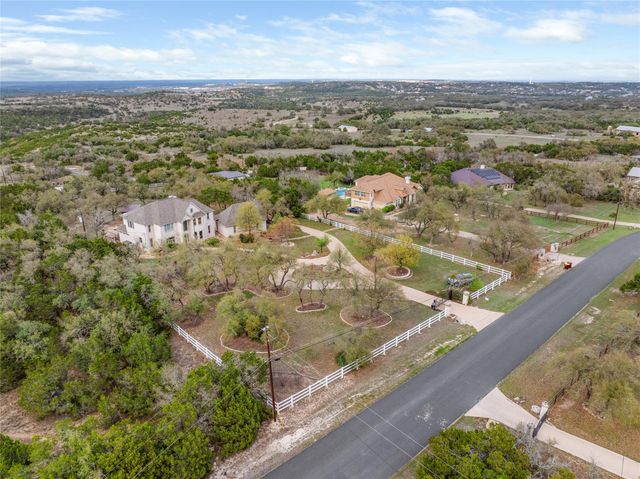408 Saddlehorn DR, Dripping Springs, TX 78620