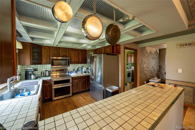 7227 AVOCA Road, Clyde Township, MI 48049