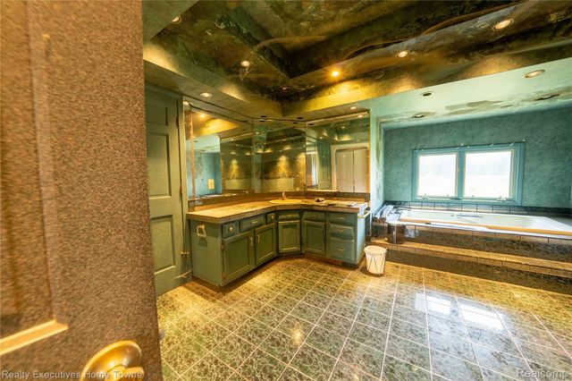 7227 AVOCA Road, Clyde Township, MI 48049