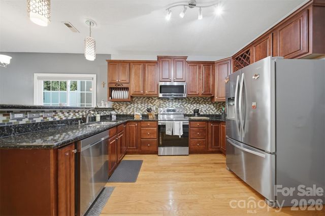 4762 Braxton Gate Lane, Hickory, NC 28602