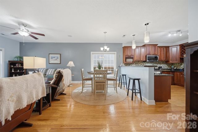 4762 Braxton Gate Lane, Hickory, NC 28602