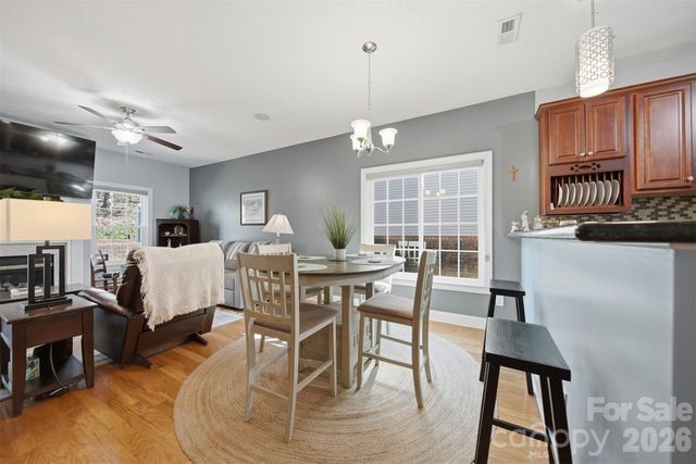 4762 Braxton Gate Lane, Hickory, NC 28602