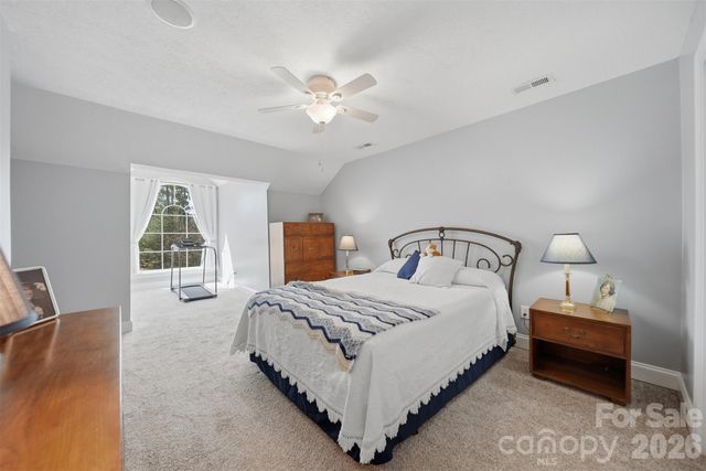 4762 Braxton Gate Lane, Hickory, NC 28602