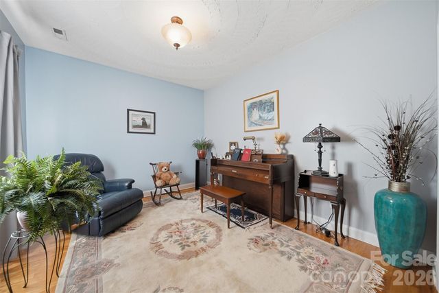 4762 Braxton Gate Lane, Hickory, NC 28602