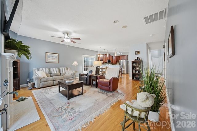 4762 Braxton Gate Lane, Hickory, NC 28602