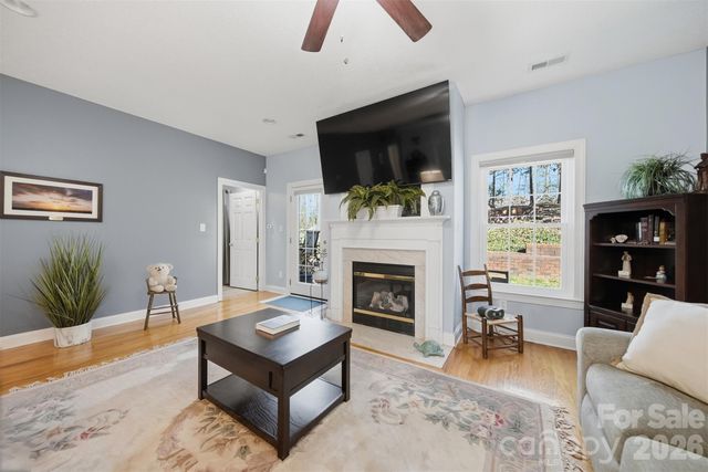 4762 Braxton Gate Lane, Hickory, NC 28602