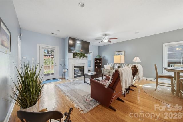 4762 Braxton Gate Lane, Hickory, NC 28602