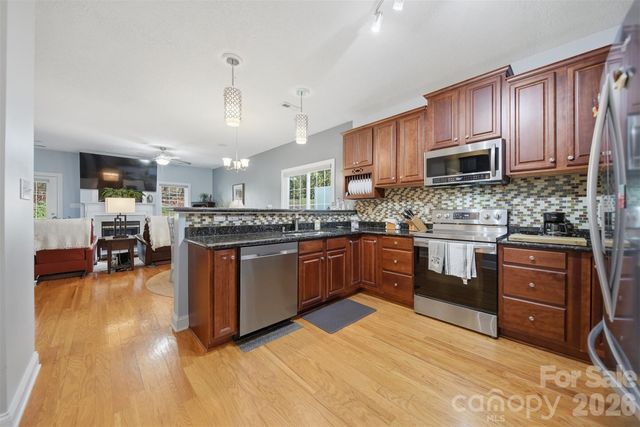 4762 Braxton Gate Lane, Hickory, NC 28602