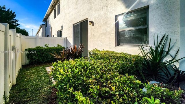 470 NE 194th Ter 470, Miami, FL 33179