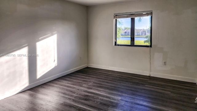 470 NE 194th Ter 470, Miami, FL 33179