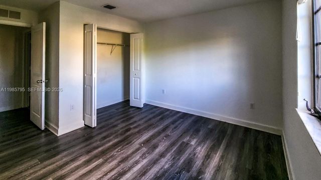 470 NE 194th Ter 470, Miami, FL 33179