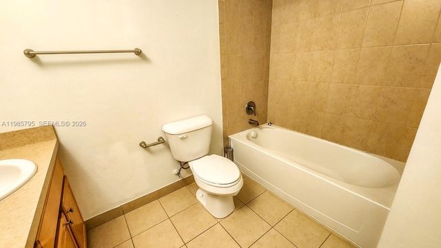 470 NE 194th Ter 470, Miami, FL 33179