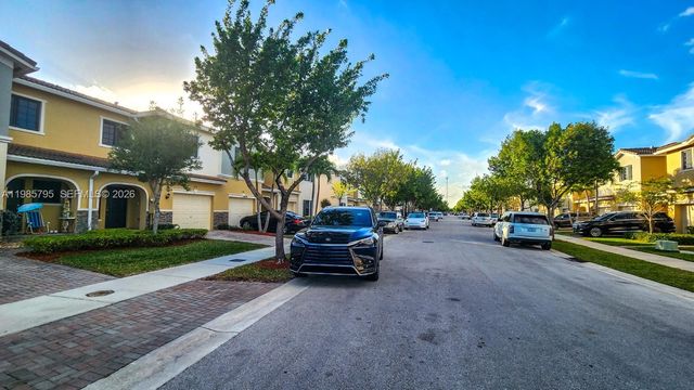 470 NE 194th Ter 470, Miami, FL 33179