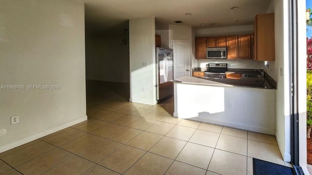 470 NE 194th Ter 470, Miami, FL 33179