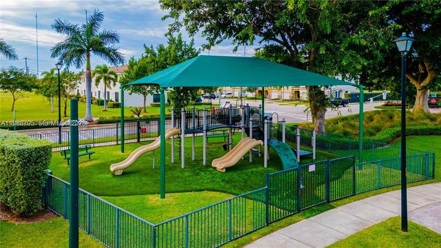 470 NE 194th Ter 470, Miami, FL 33179