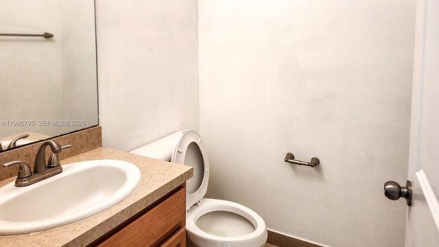 470 NE 194th Ter 470, Miami, FL 33179