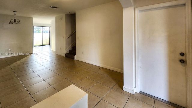 470 NE 194th Ter 470, Miami, FL 33179