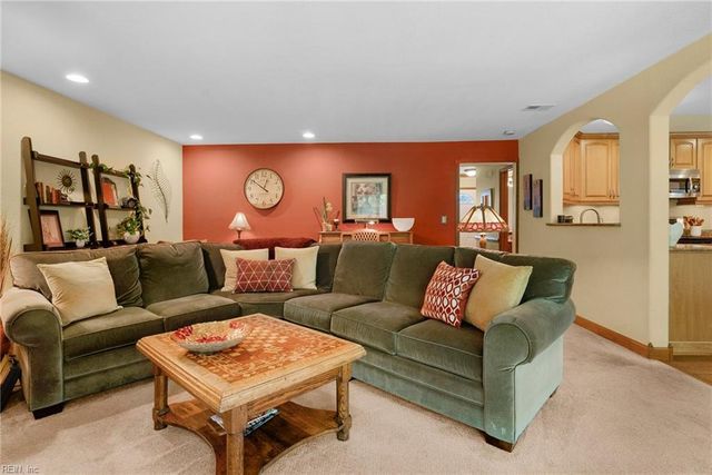 2224 Spring Run CT, Virginia Beach, VA 23454