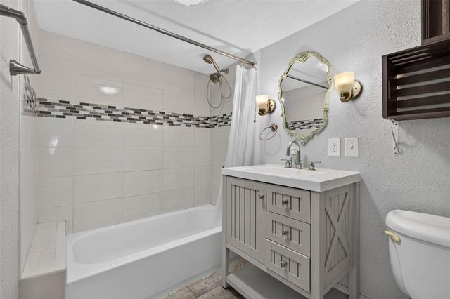 860 12TH AVENUE N, St Petersburg, FL 33701