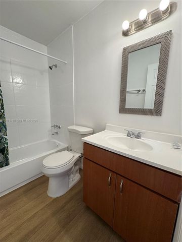 4732 SW 33rd Avenue 206, Dania Beach, FL 33312