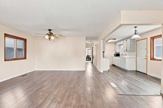 2336 12th Avenue E, North Saint Paul, MN 55109