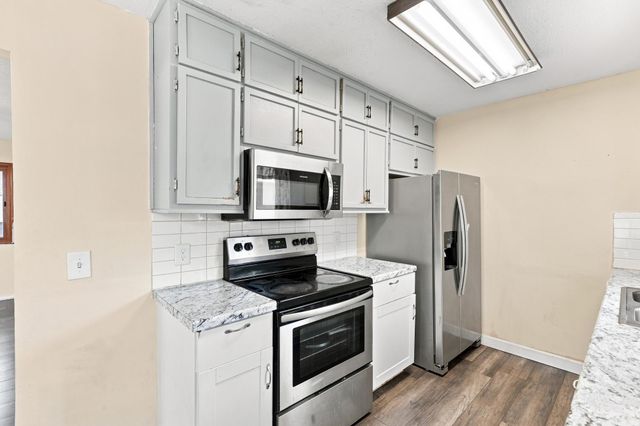 2336 12th Avenue E, North Saint Paul, MN 55109