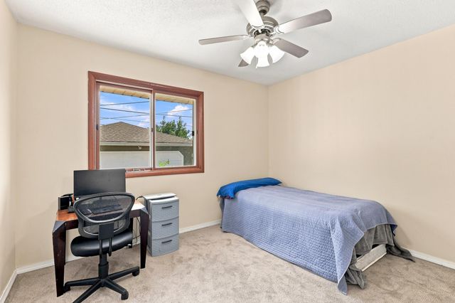 2336 12th Avenue E, North Saint Paul, MN 55109