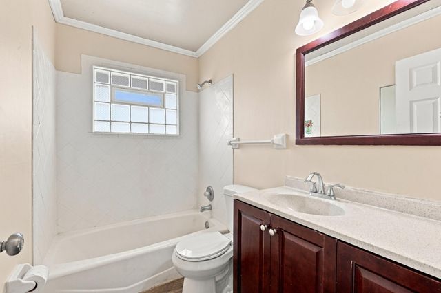 2336 12th Avenue E, North Saint Paul, MN 55109