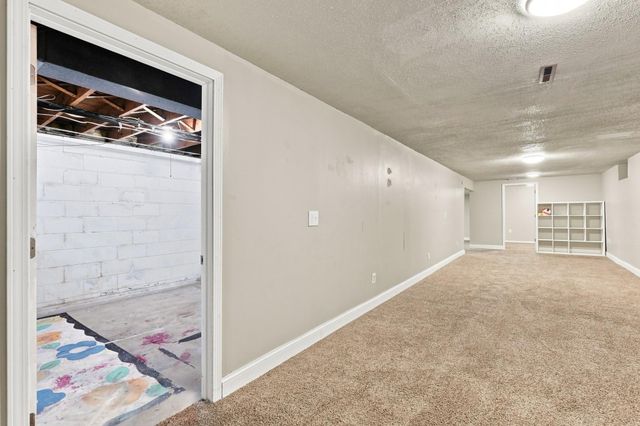 2336 12th Avenue E, North Saint Paul, MN 55109