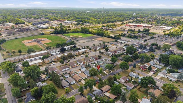 2336 12th Avenue E, North Saint Paul, MN 55109