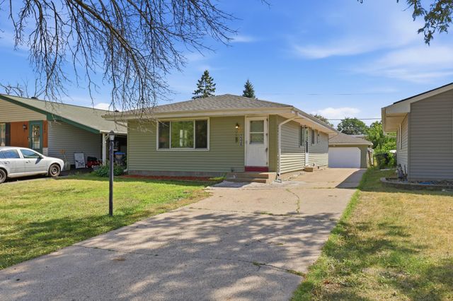 2336 12th Avenue E, North Saint Paul, MN 55109