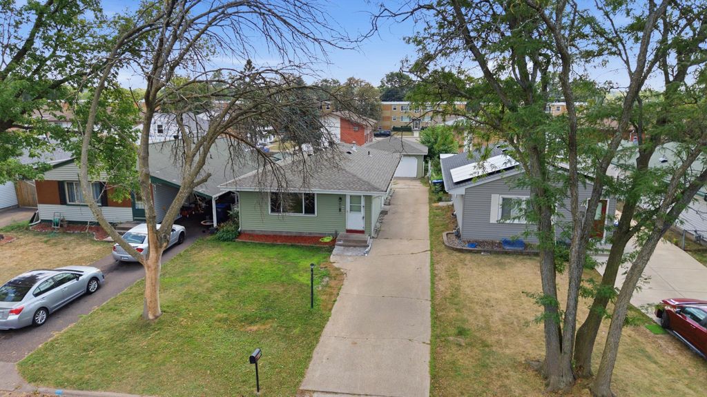 2336 12th Avenue E, North Saint Paul, MN 55109 — photo 2